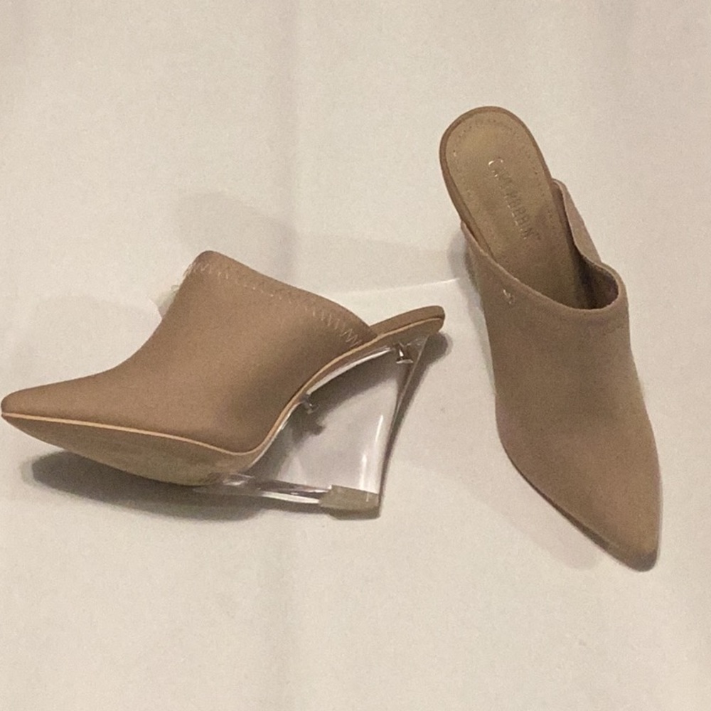 Cape Robbin wedge heel, tan, size 9W